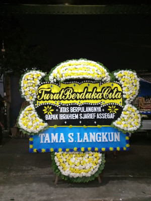 Papan Bunga Duka di Kaligintung