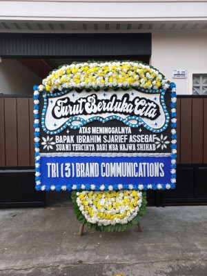 Papan Bunga Duka di Kaligintung